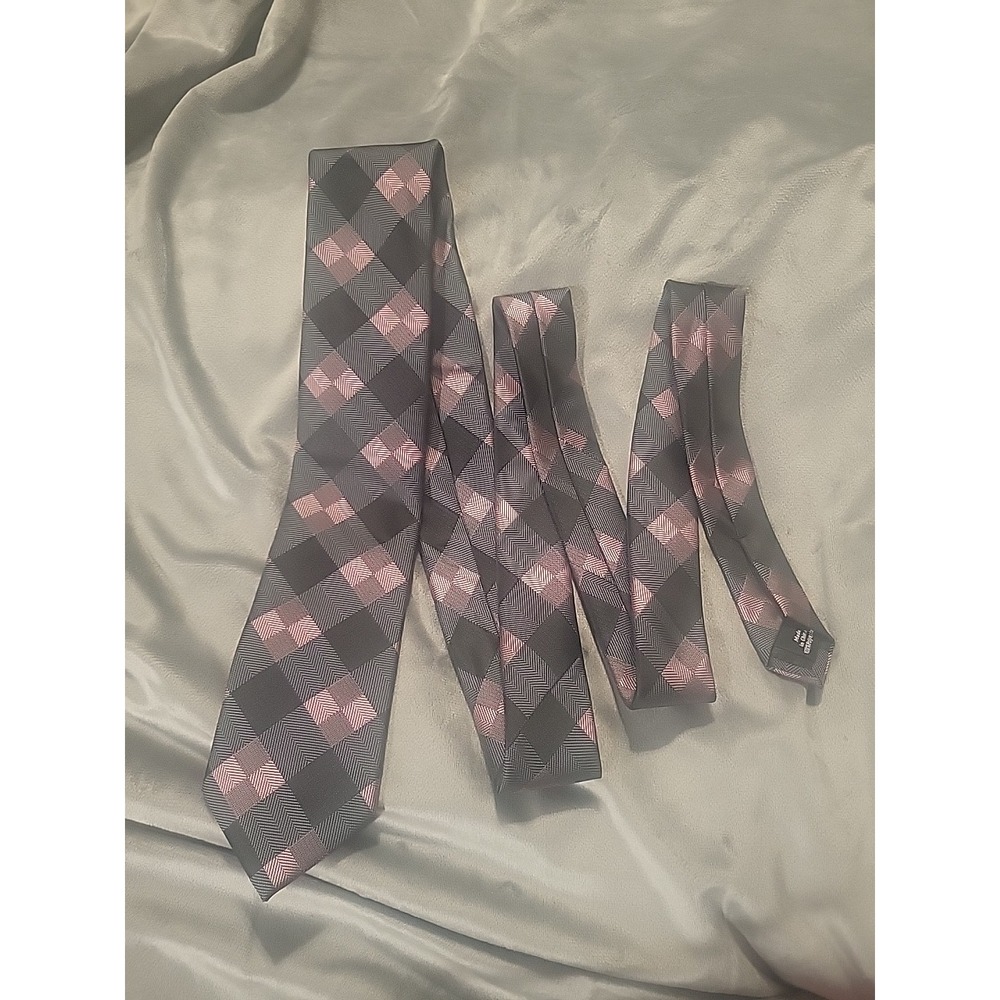 jf j ferrar gray and pink squares geometric plaid‎ tie